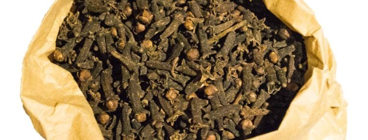 Organic whole cloves
