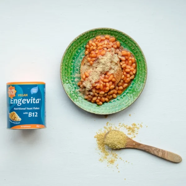 baked beans with engevita nutritional yeast flakes
