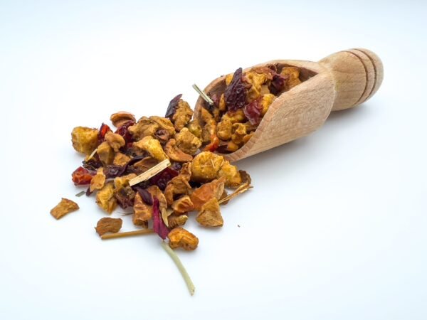 Apple dreams tea in scoop